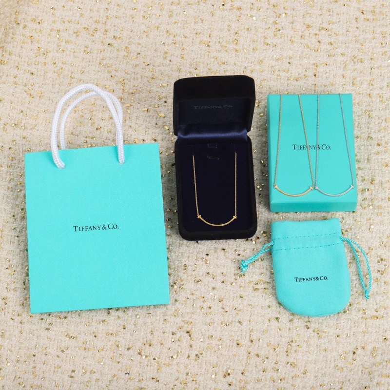 T*f*ny necklaces